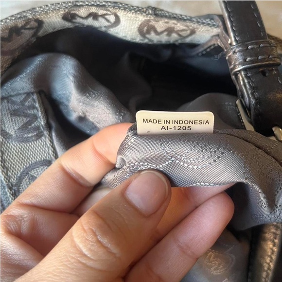 Michael Kors Monogram Gray Tote - Picture 3 of 7